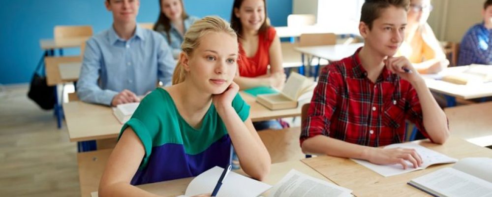 stredna-skola-skolaci-ziaci-studenti-clanokW